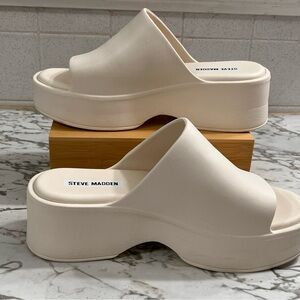Steve Madden Slinky30 Platform Sandals in Cream Color